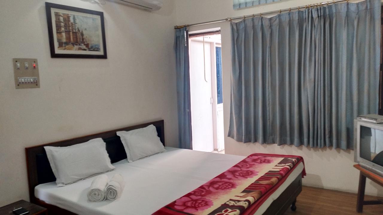 Ishan Paying Guest House Varanasi Exteriör bild