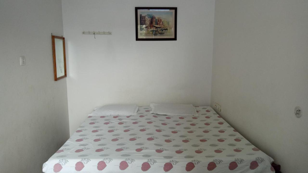 Ishan Paying Guest House Varanasi Exteriör bild